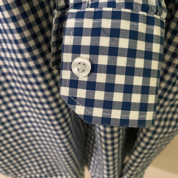 Plaid button  Down Man’s shirt - Picture 4 of 4